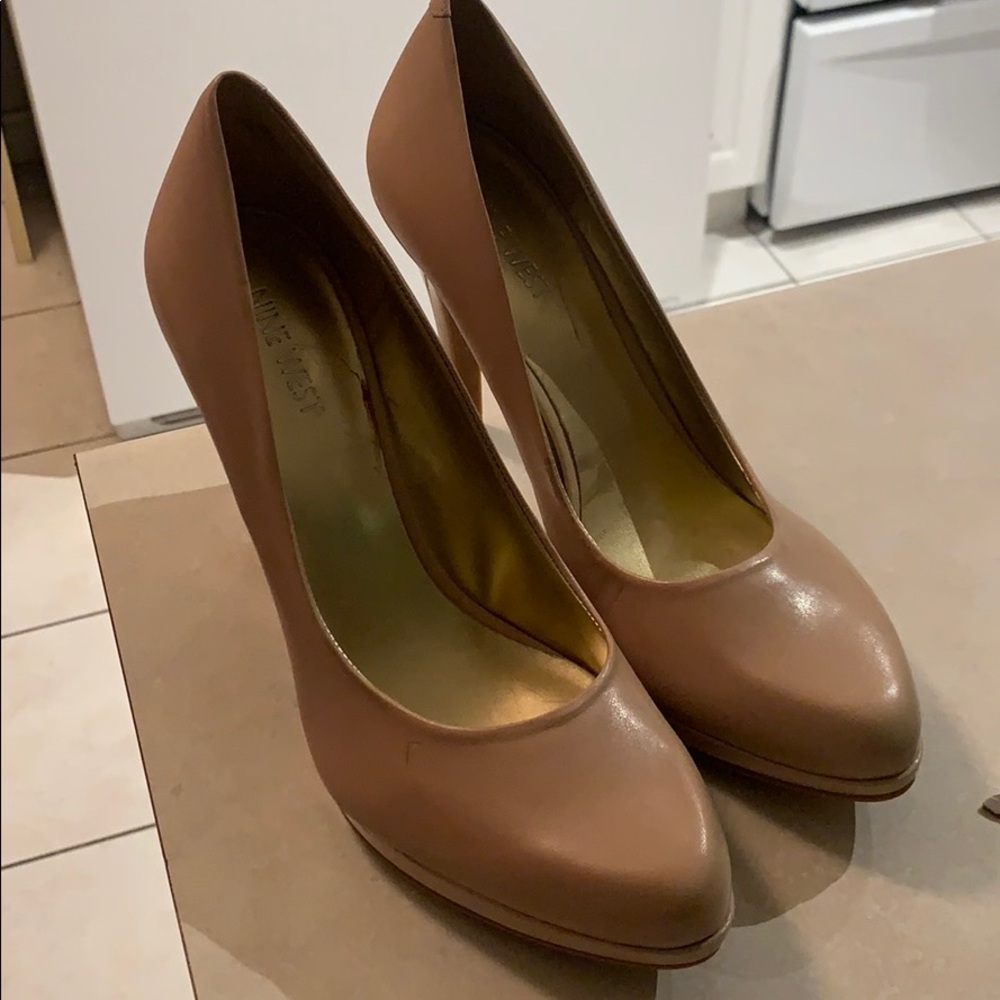 Nine West pumps